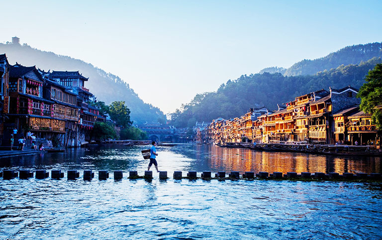 9 Days Zhangjiajie, Fenghuang & Beautiful Guizhou Tour 