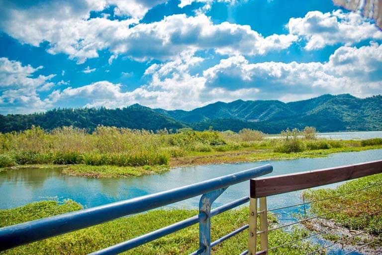 Dongqian Lake