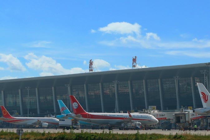 Zhengzhou Xinzheng International Airport Shanghai to Zhengzhou Flight