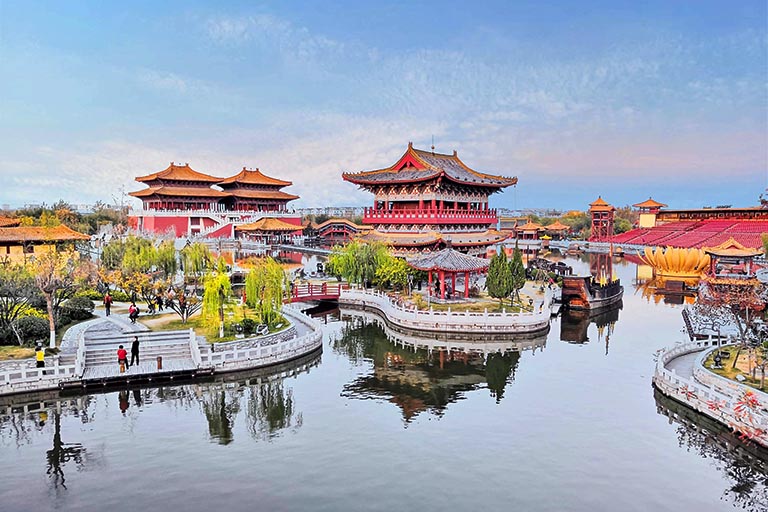 Millennium City Park in Kaifeng Zhengzhou to Kaifeng