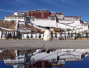 China Travel Consultant Kelly